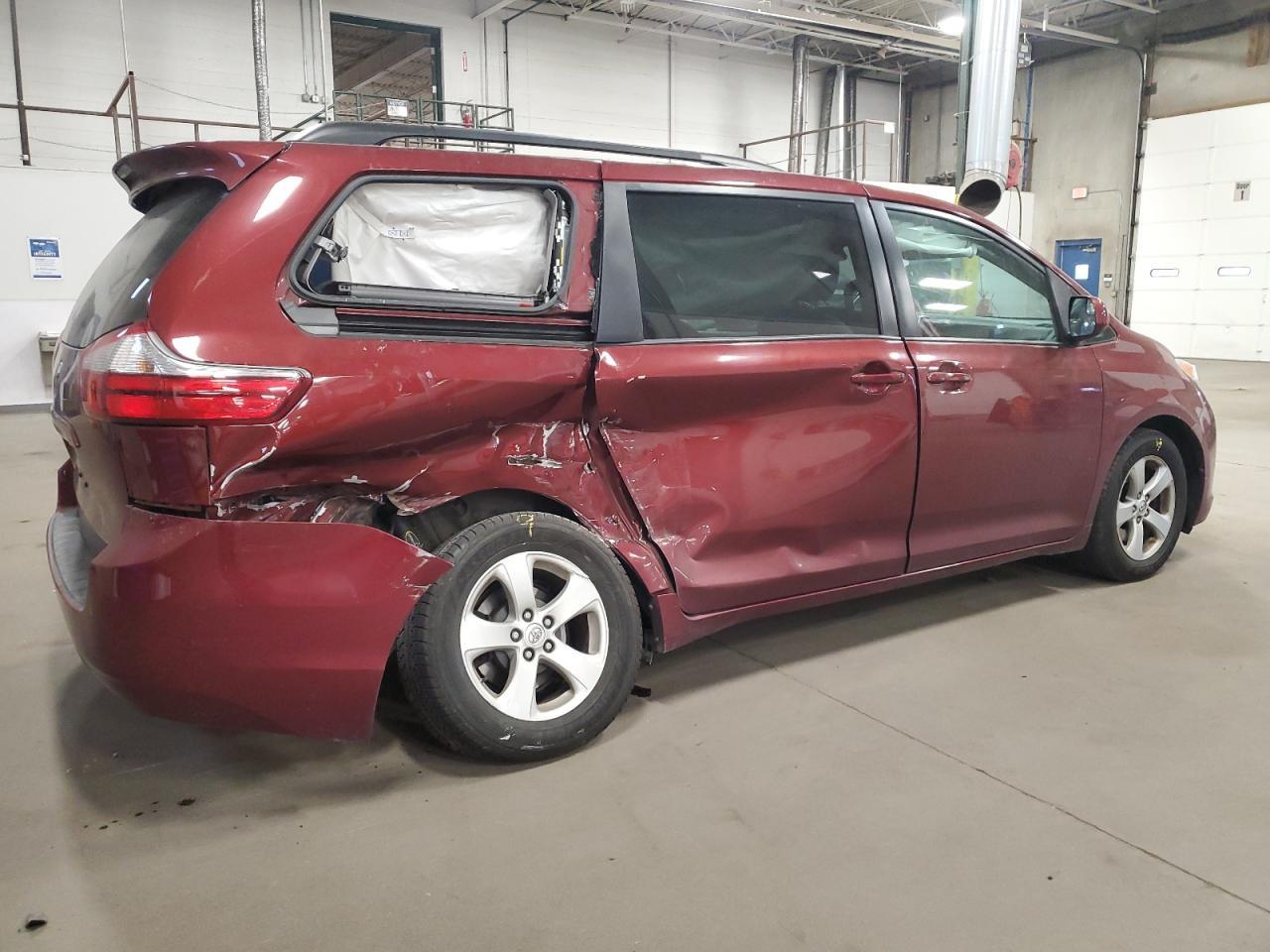 2015 TOYOTA SIENNA