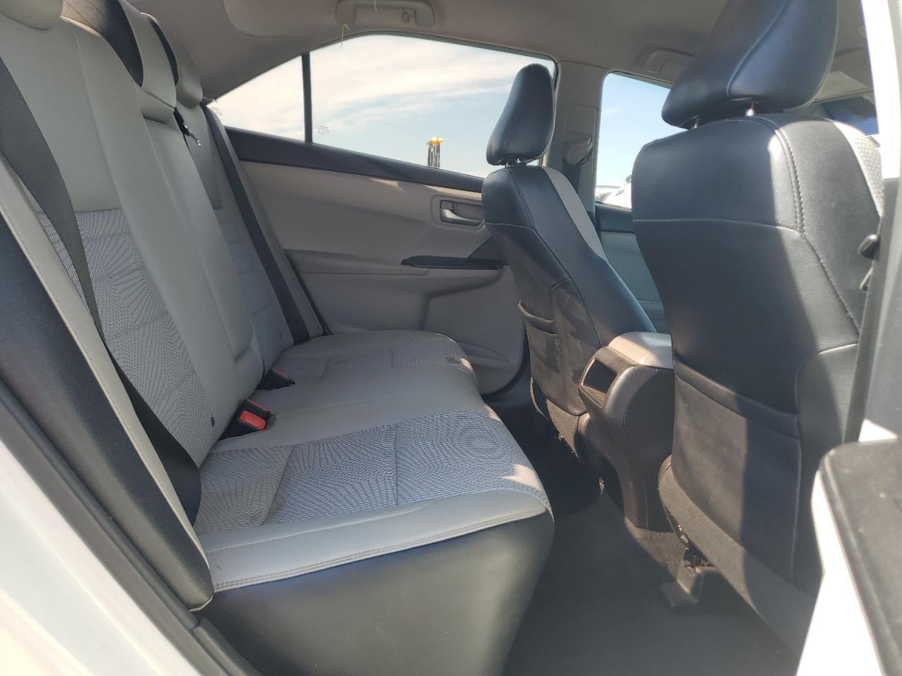 2016 TOYOTA CAMRY