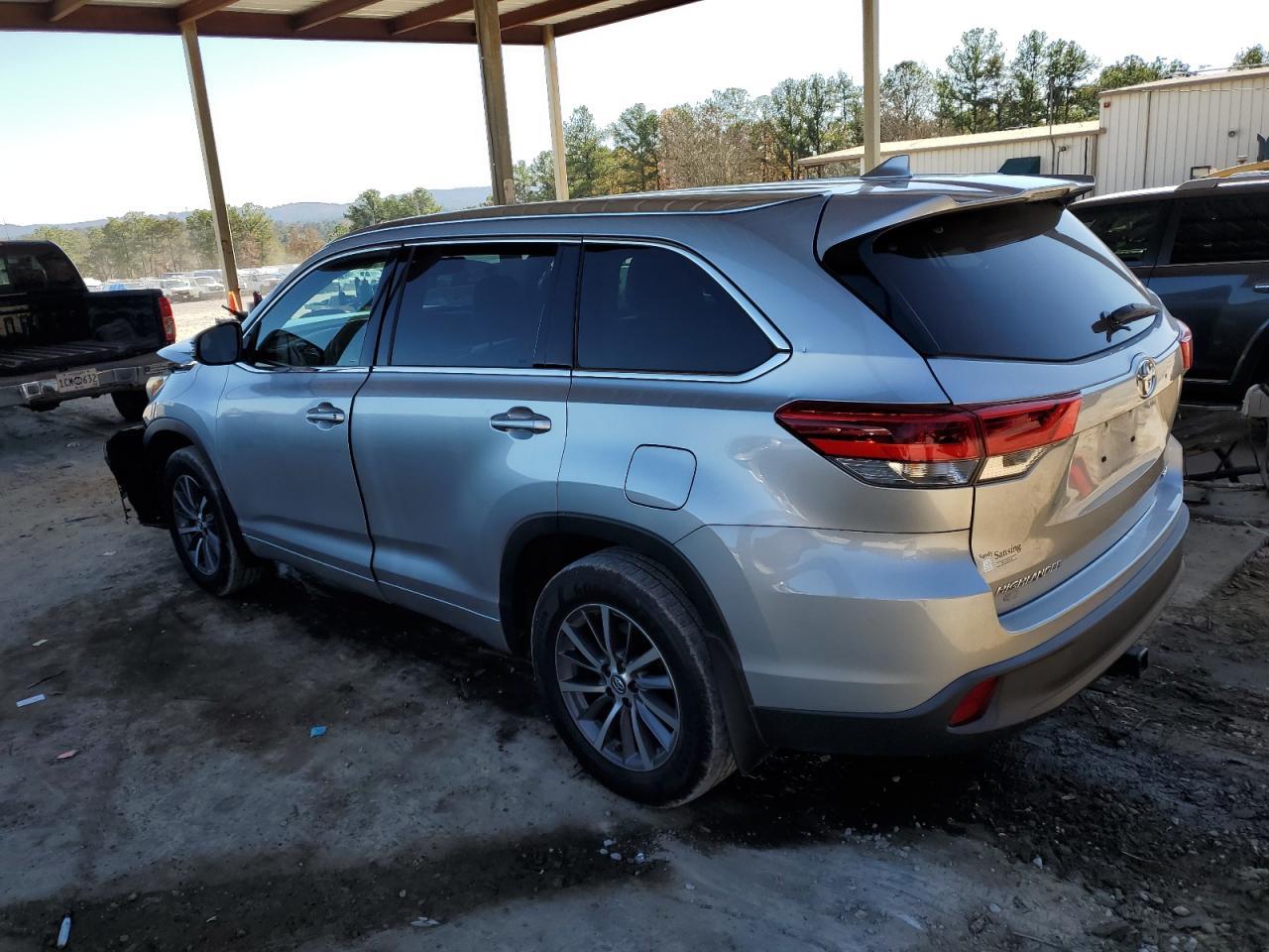 2017 TOYOTA HIGHLANDER