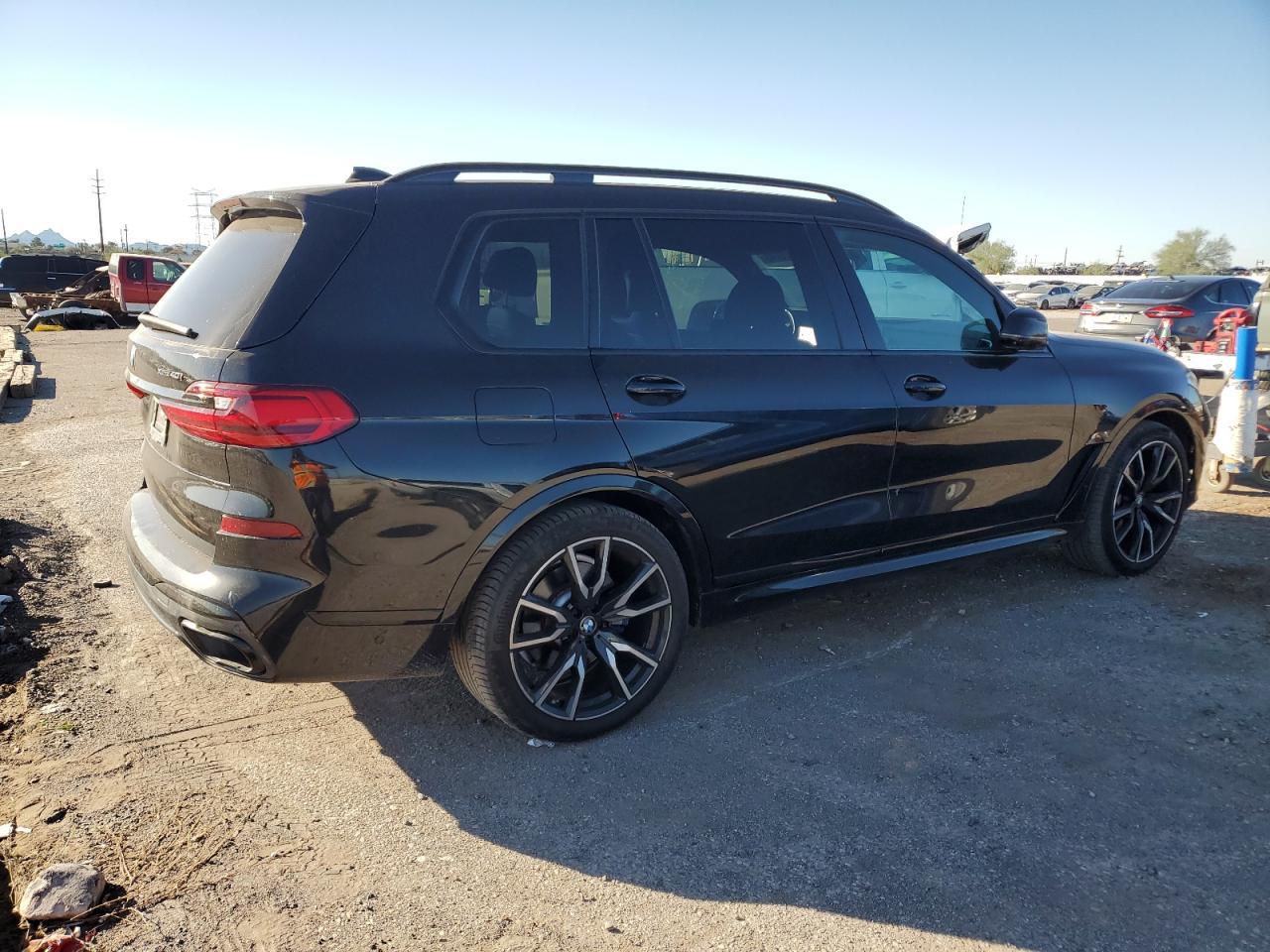 2022 BMW X7