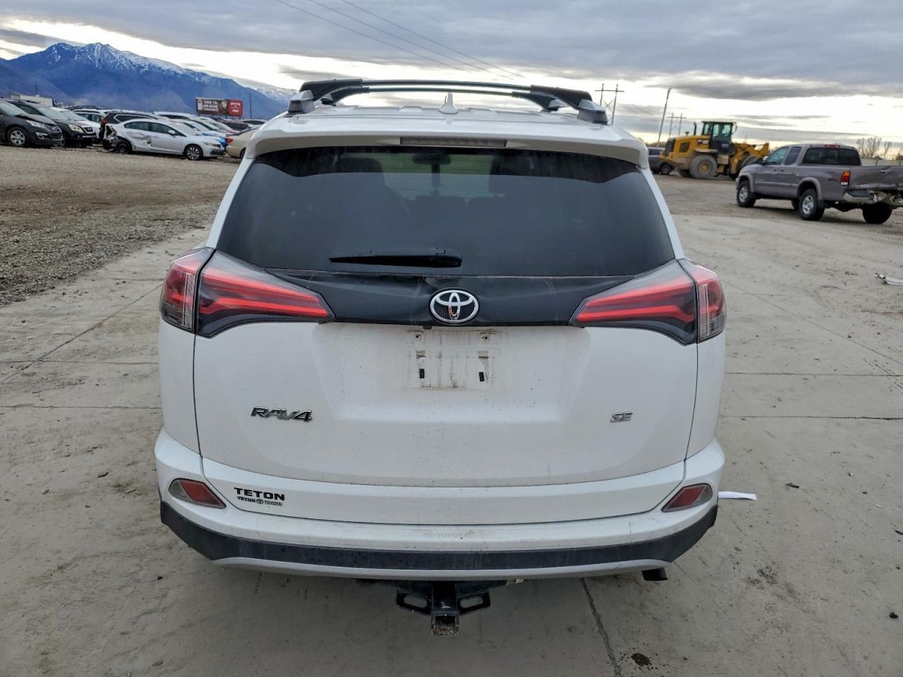 2016 TOYOTA RAV4