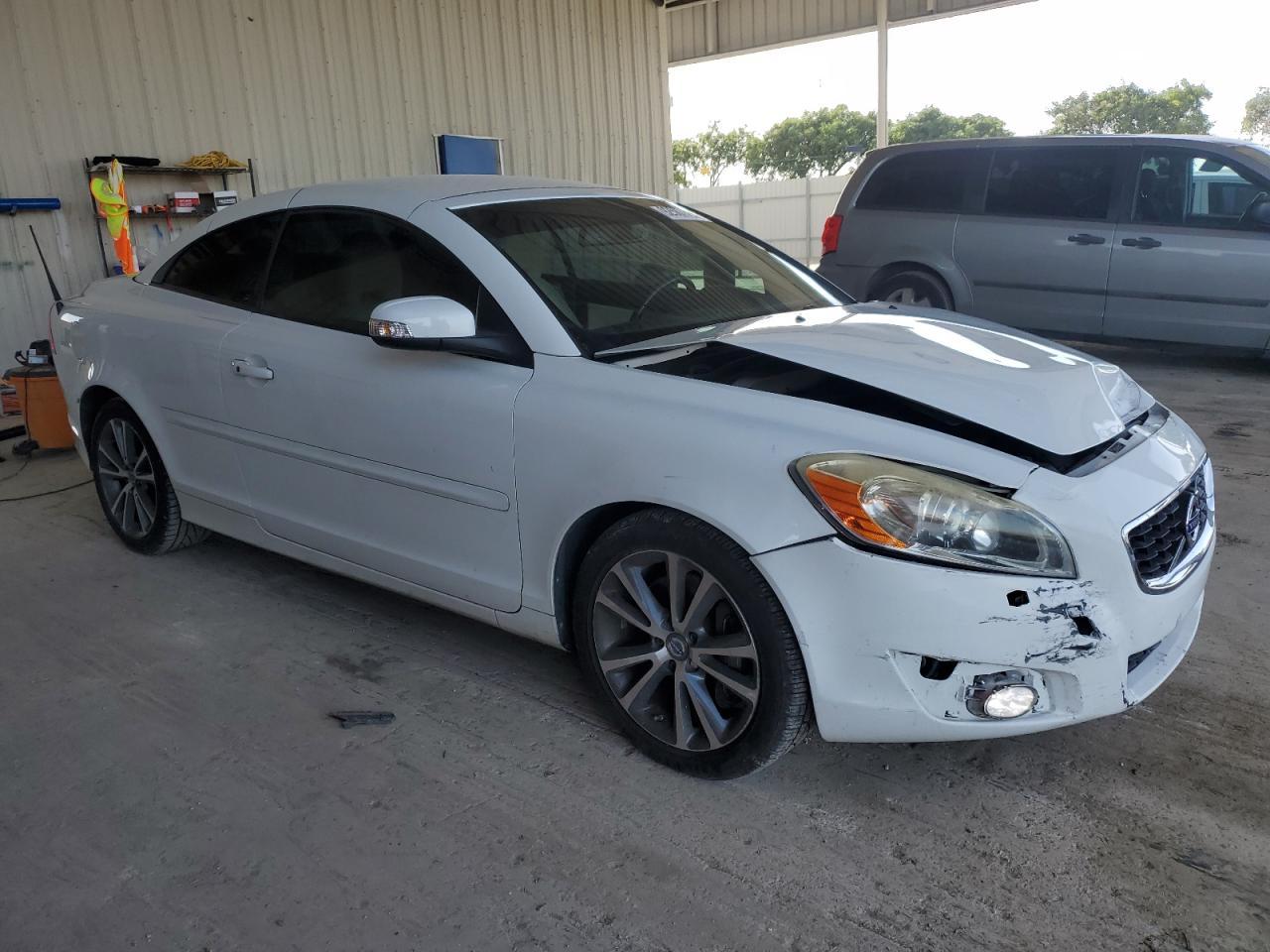 2013 VOLVO C70