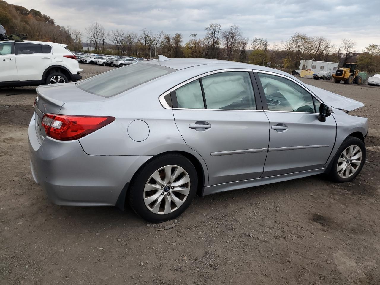 2016 SUBARU Legacy