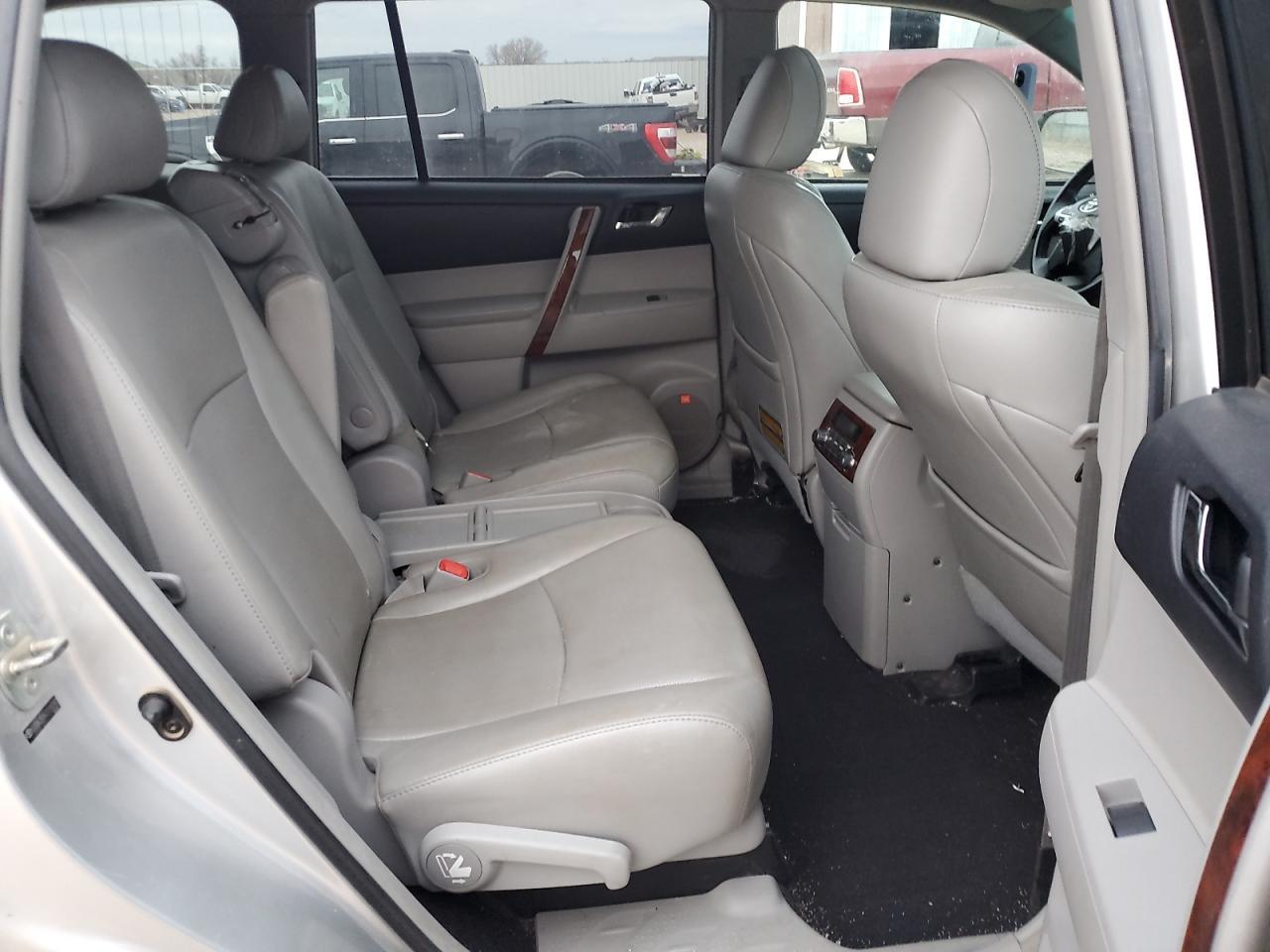 2012 TOYOTA HIGHLANDER