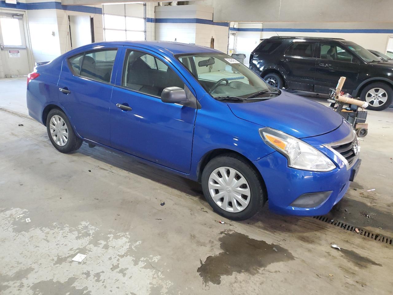 2015 NISSAN VERSA