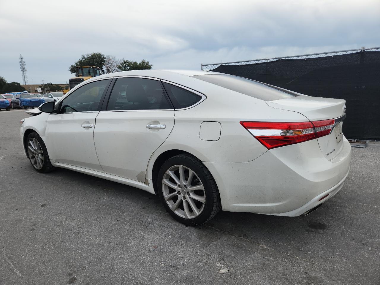 2013 TOYOTA Avalon