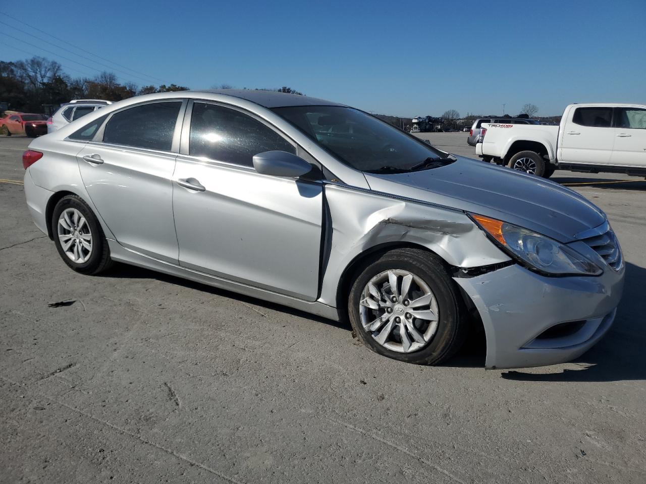 2011 HYUNDAI SONATA