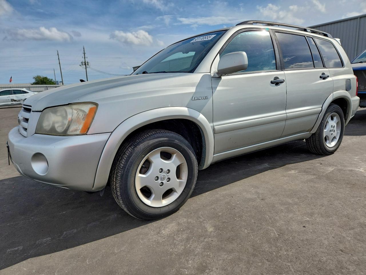 2004 TOYOTA HIGHLANDER