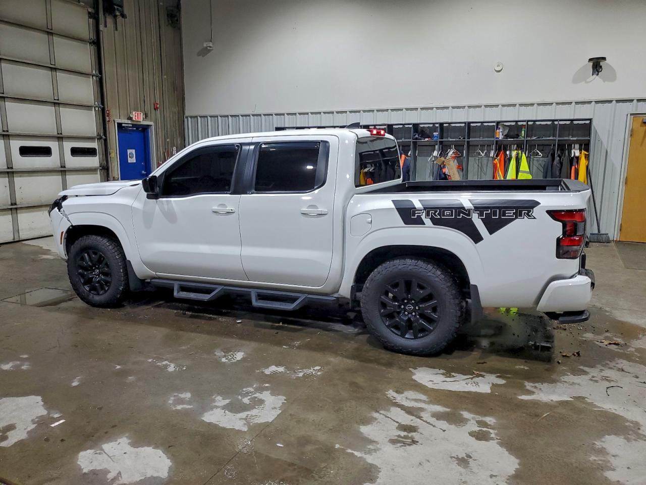 2023 NISSAN Frontier