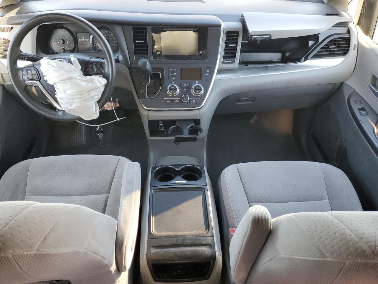 2015 TOYOTA SIENNA