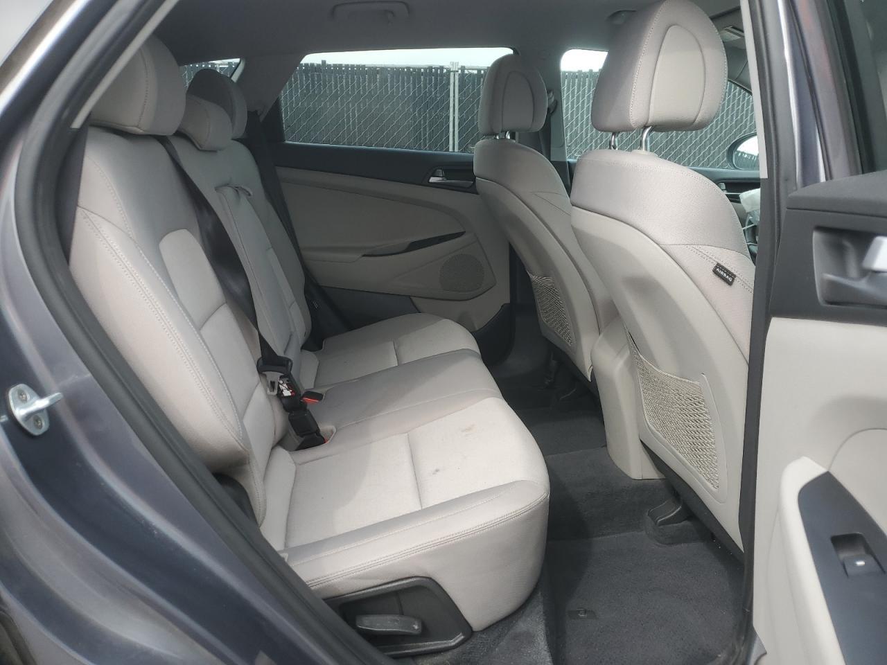 2016 HYUNDAI TUCSON