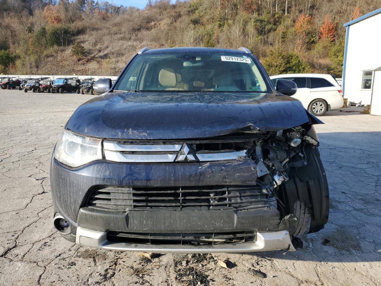 2015 MITSUBISHI outlander