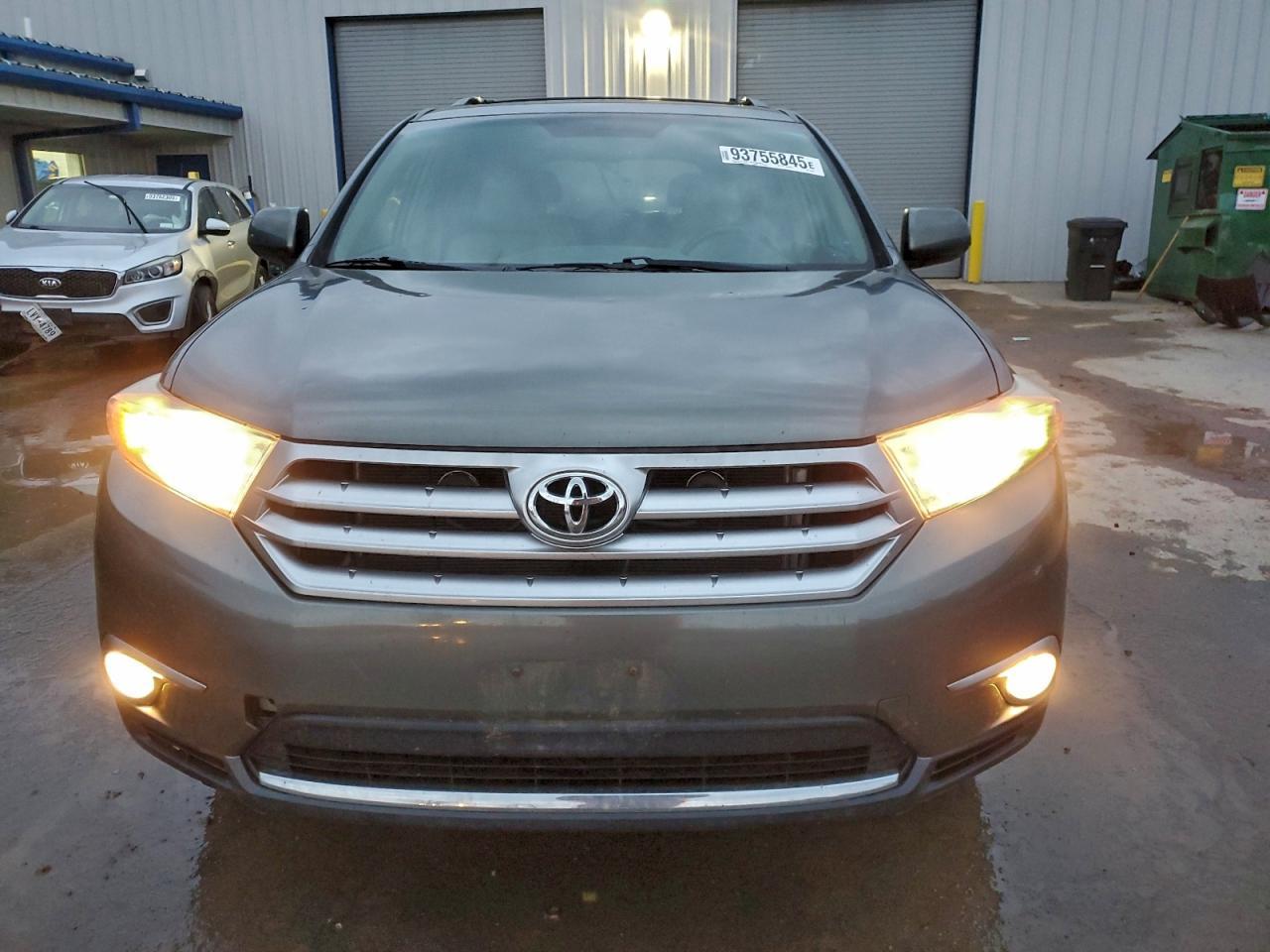 2011 TOYOTA HIGHLANDER