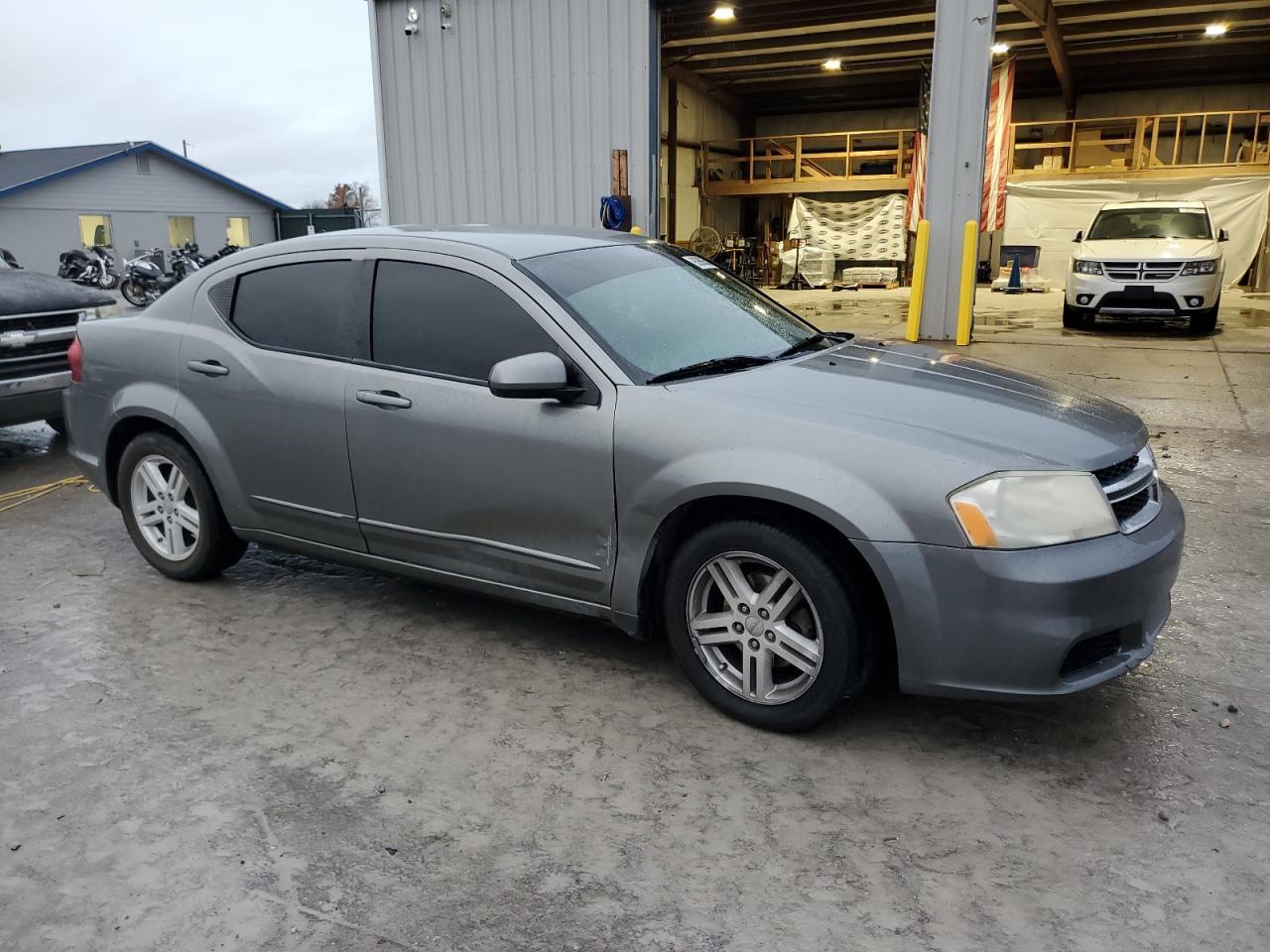 2012 DODGE Avenger
