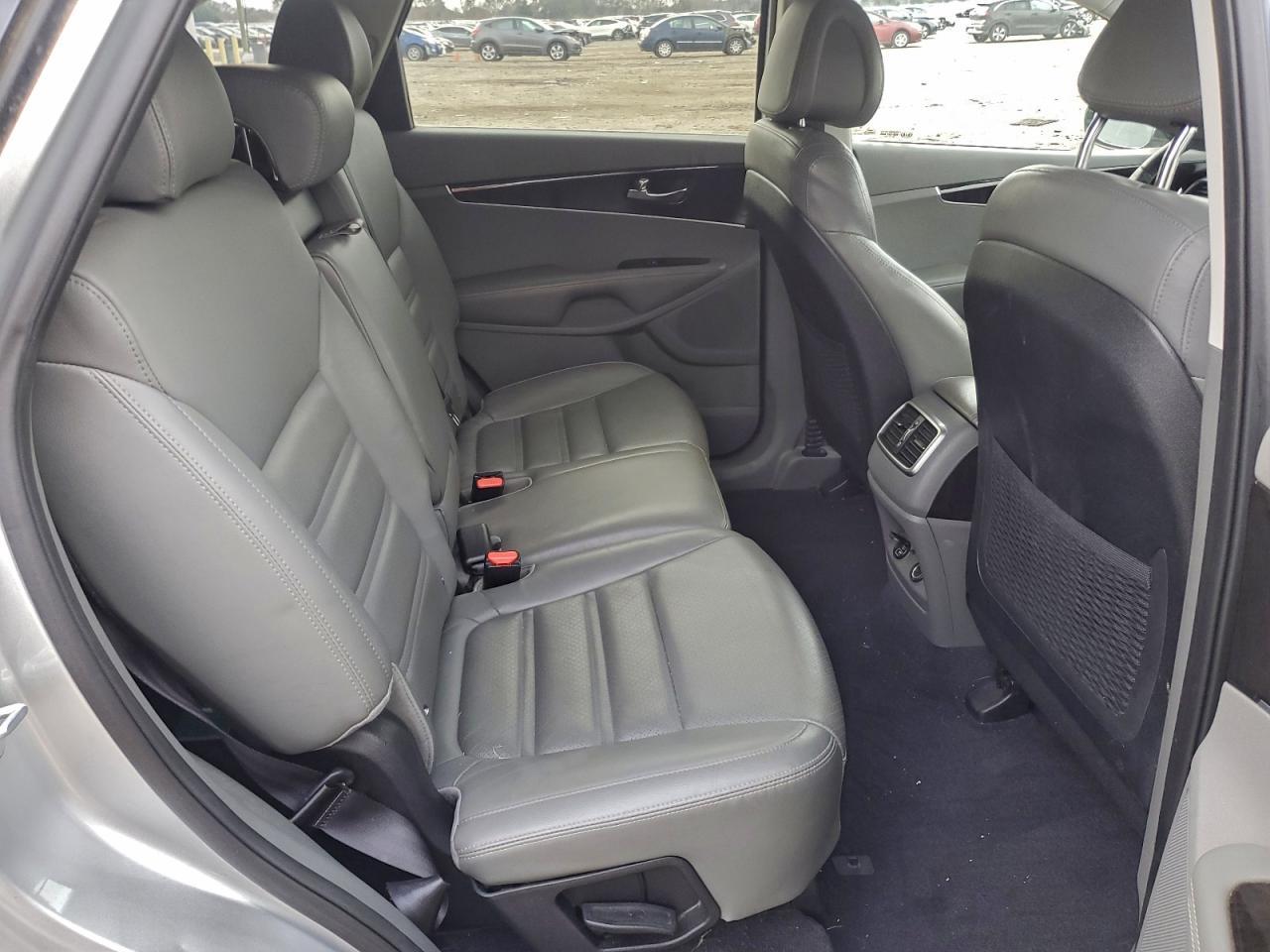 2016 KIA SORENTO