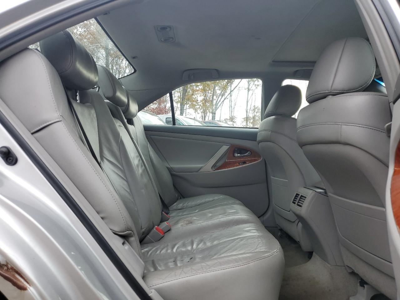 2011 TOYOTA CAMRY