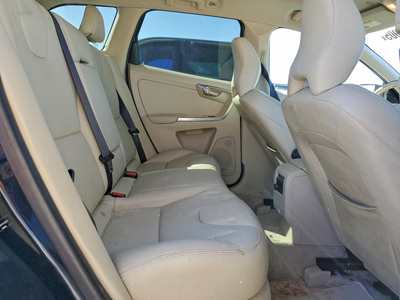 2015 VOLVO XC60