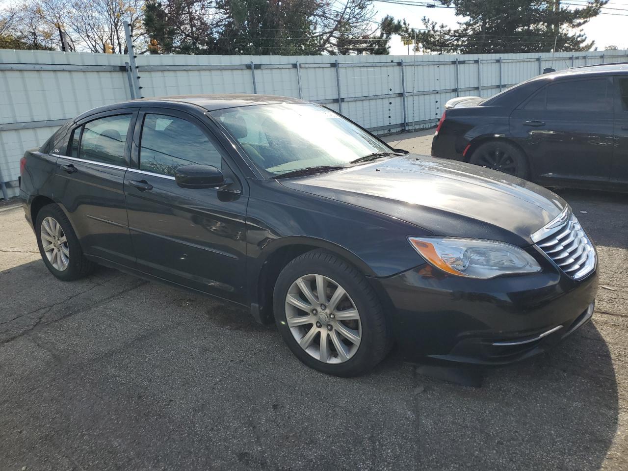 2011 CHRYSLER 200