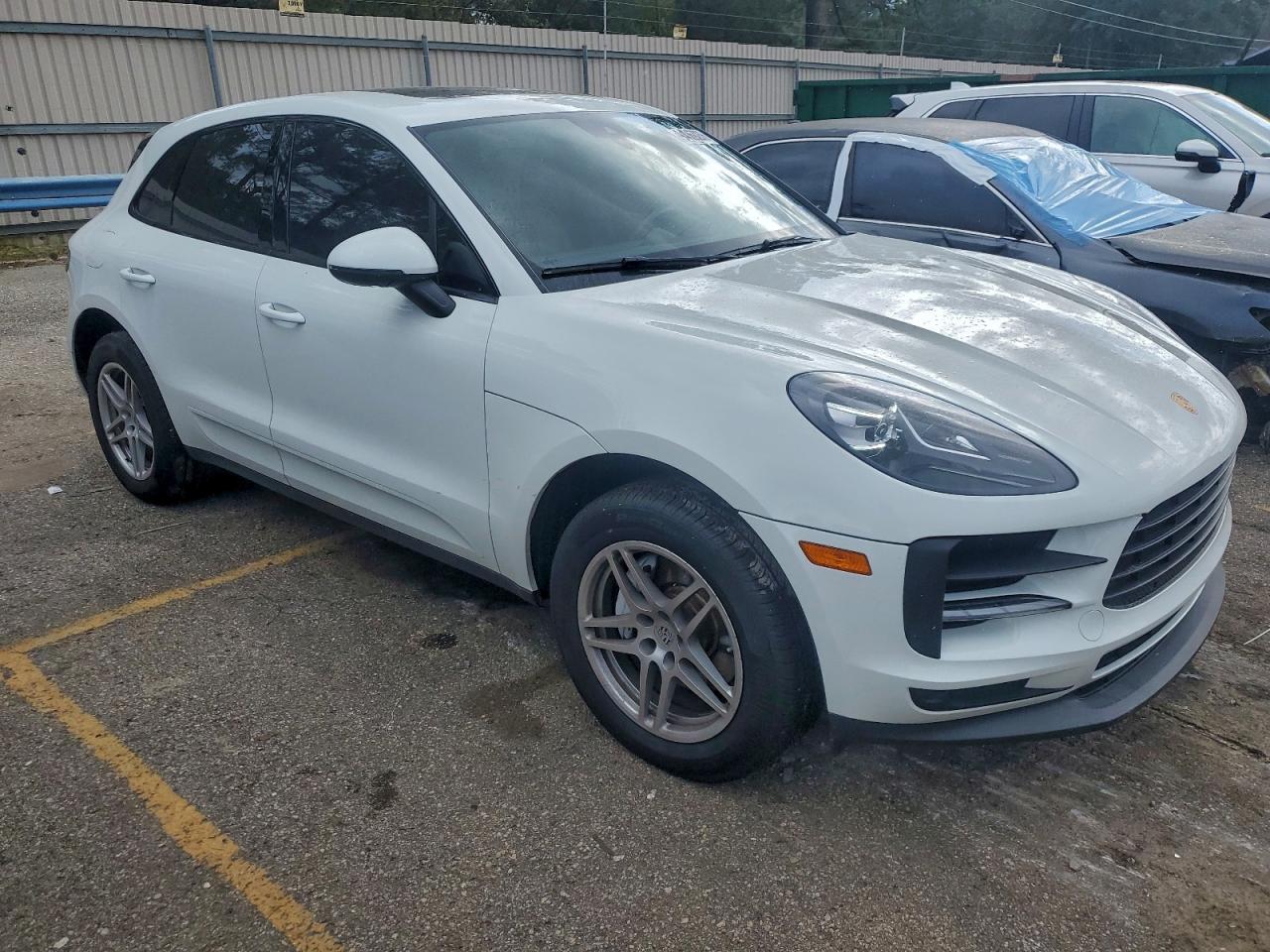 2019 PORSCHE Macan