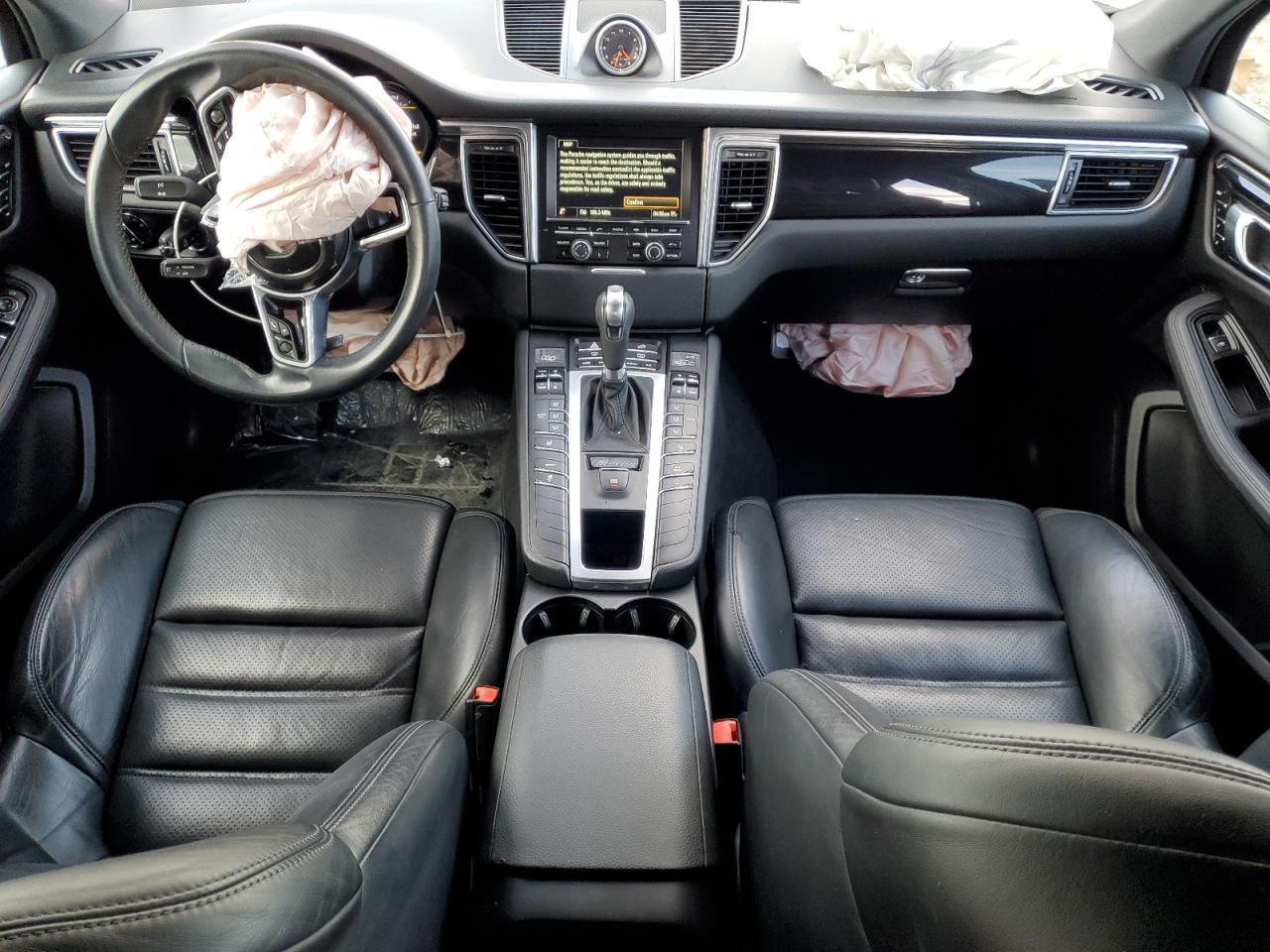 2015 PORSCHE Macan