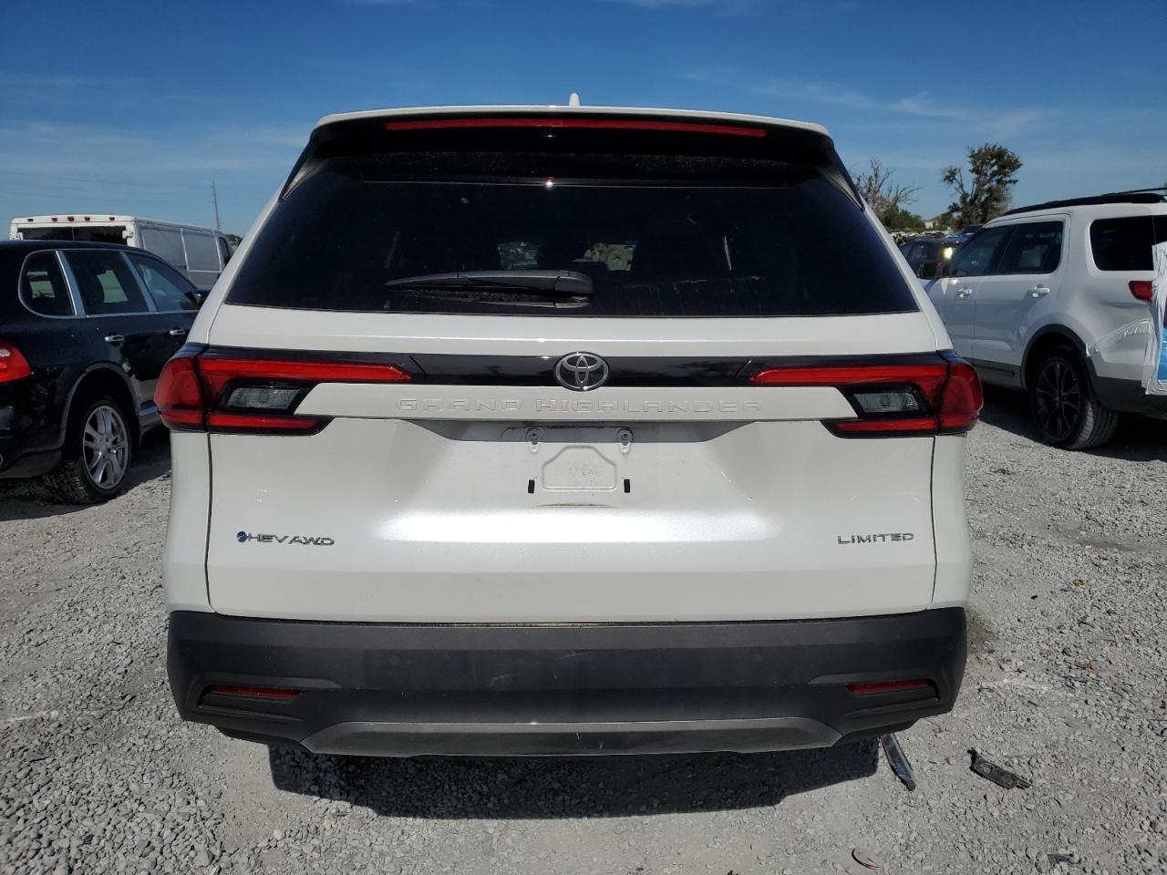 2024 TOYOTA HIGHLANDER