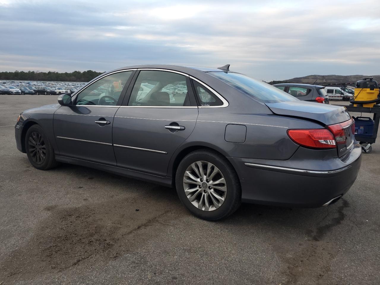 2011 HYUNDAI Azera