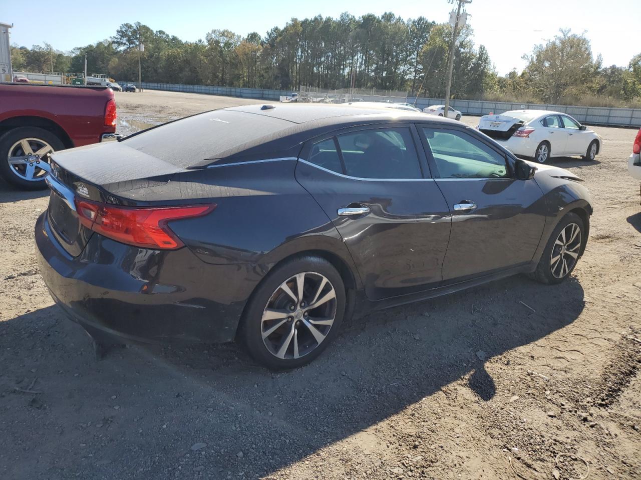 2016 NISSAN Maxima