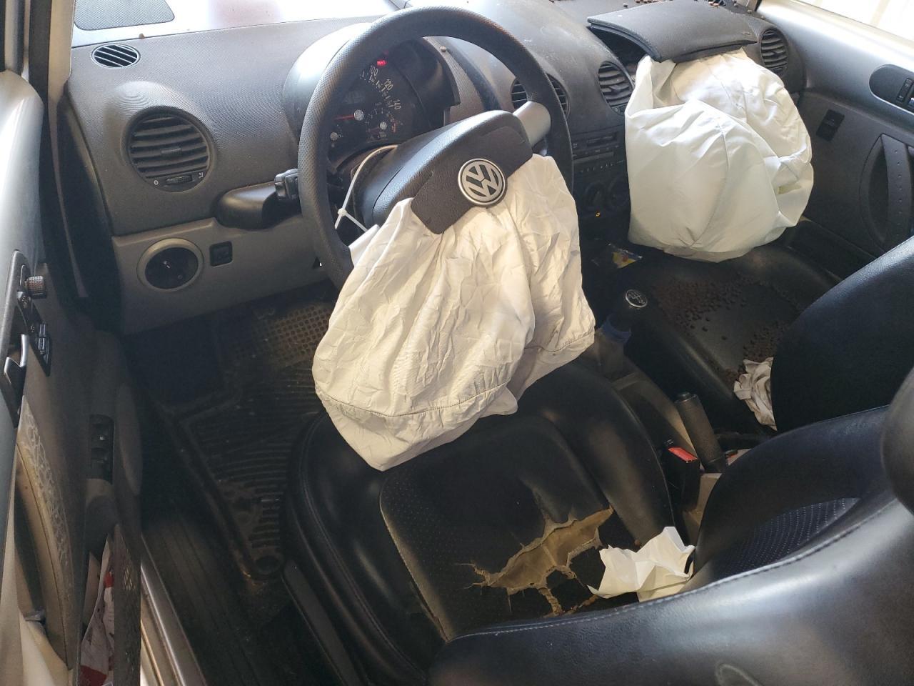 2003 VOLKSWAGEN Beetle
