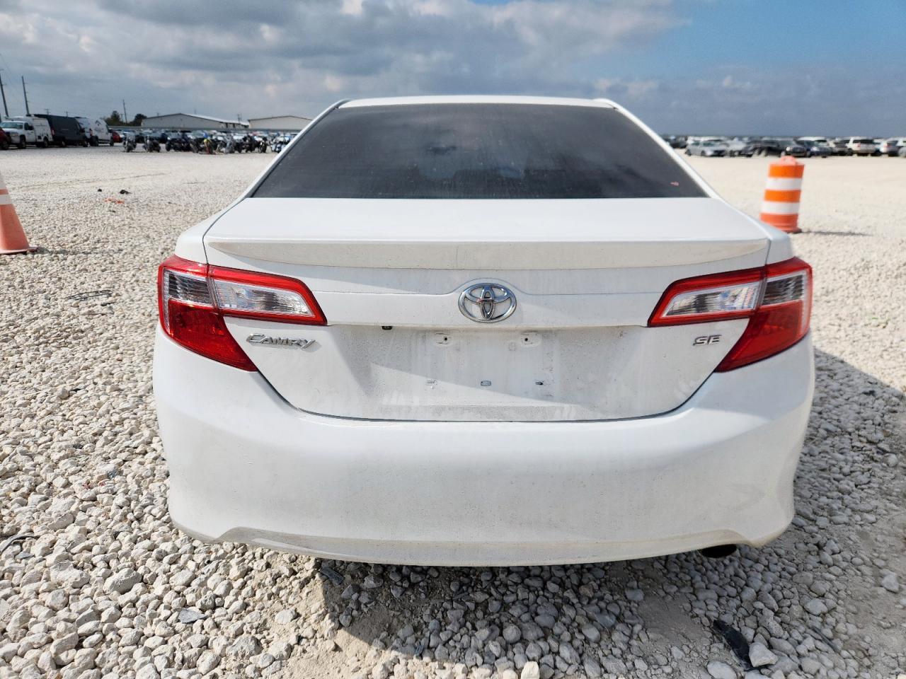 2014 TOYOTA CAMRY