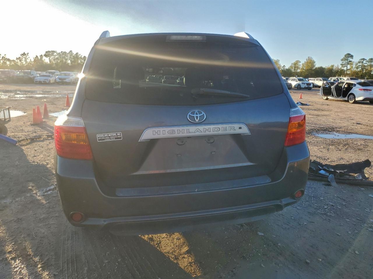 2010 TOYOTA HIGHLANDER
