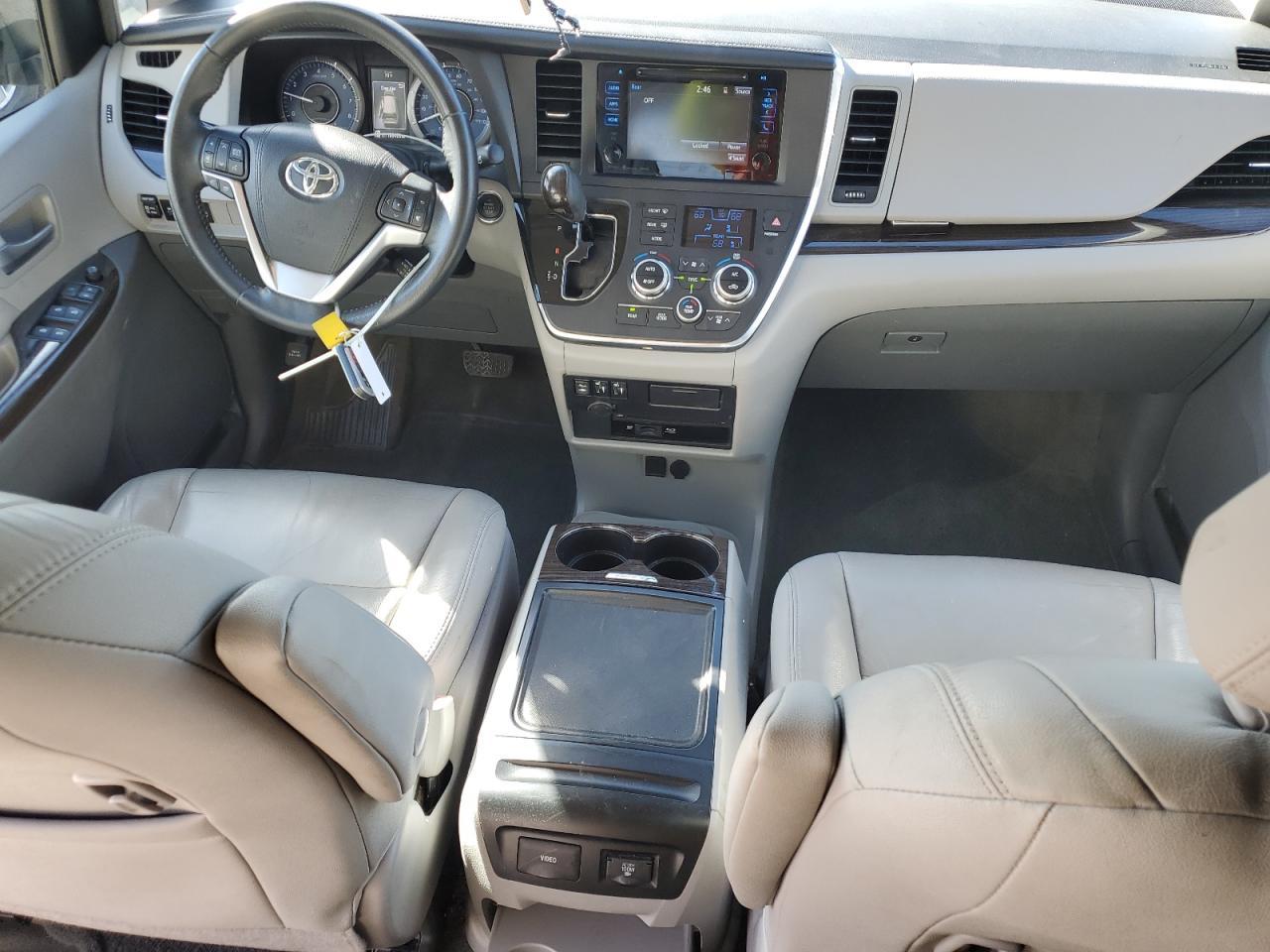 2017 TOYOTA SIENNA