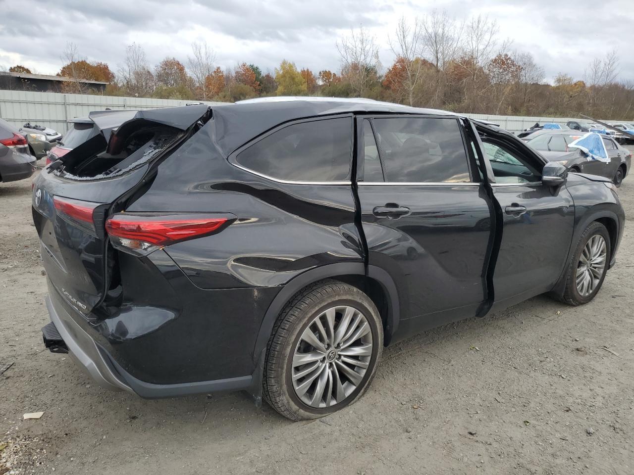 2022 TOYOTA HIGHLANDER