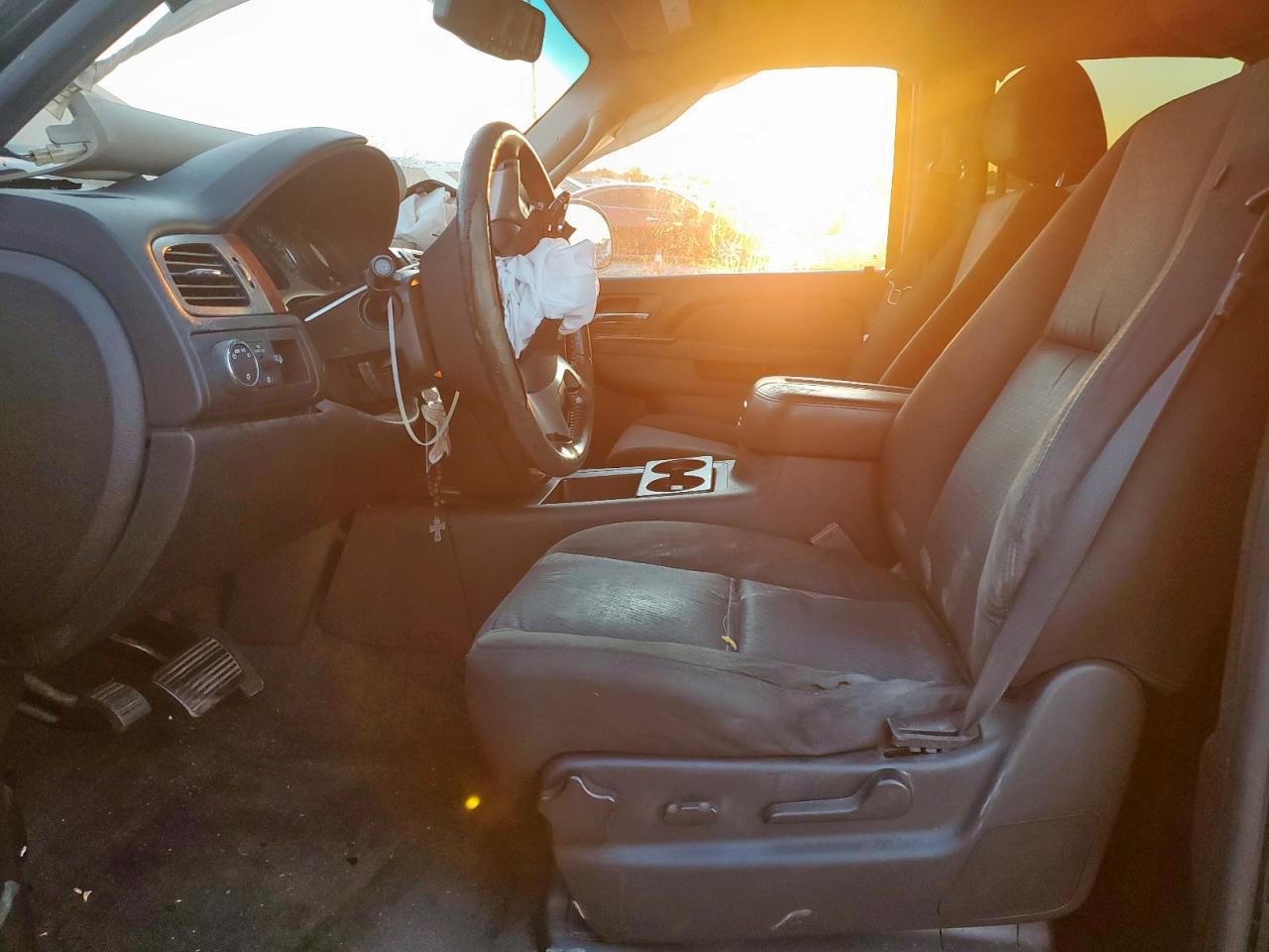 2014 CHEVROLET Tahoe