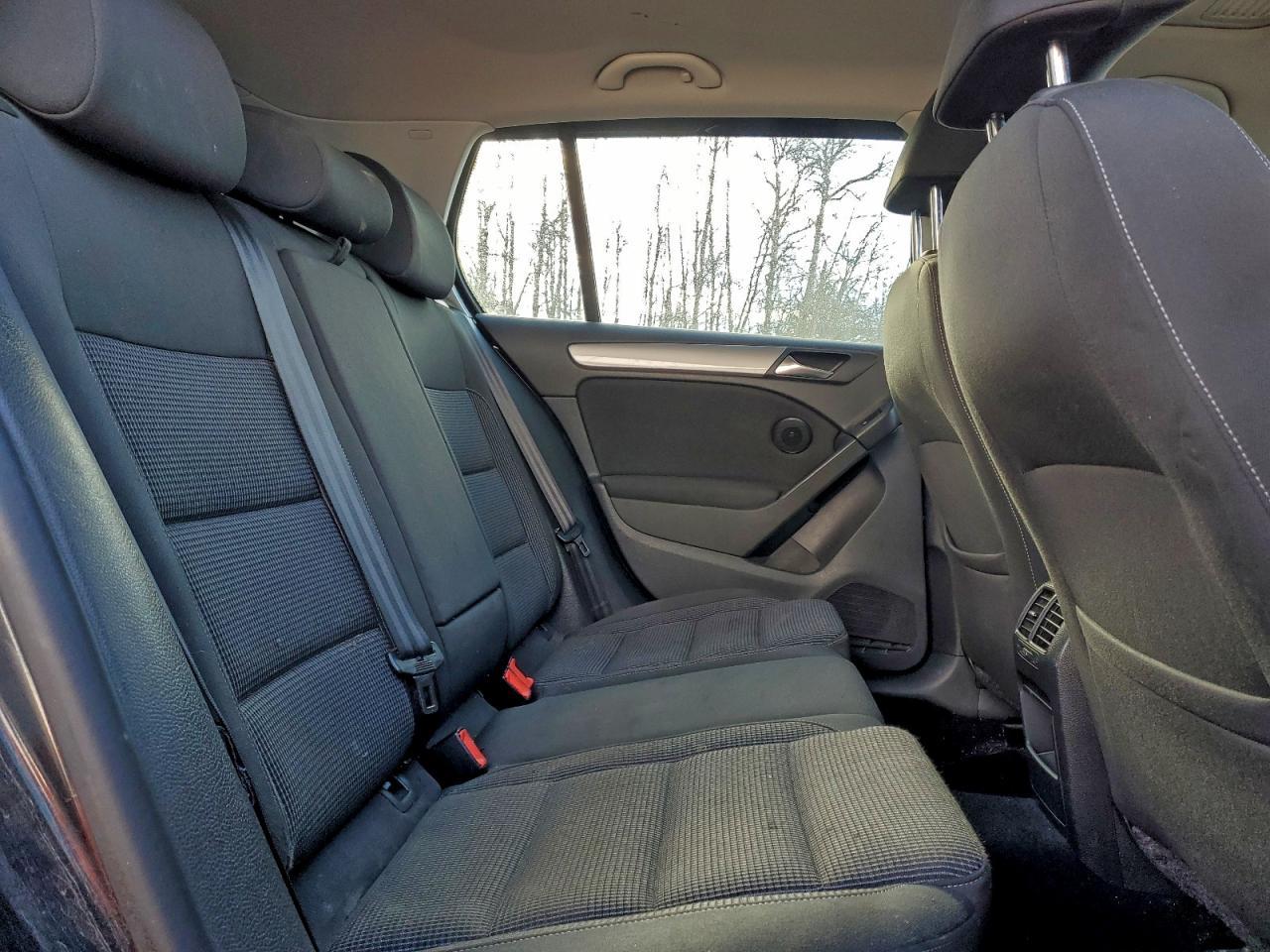2011 VOLKSWAGEN GOLF