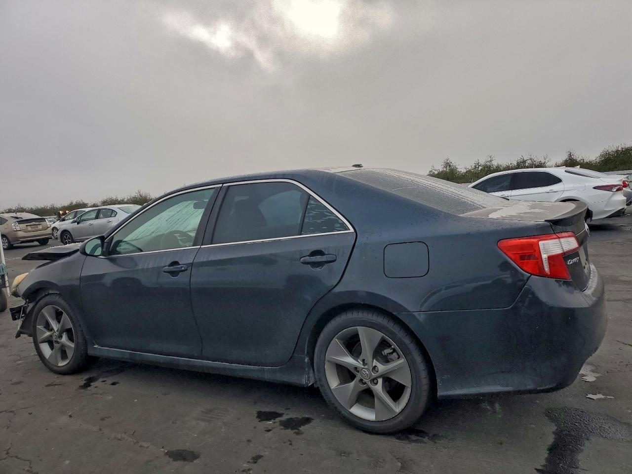 2014 TOYOTA CAMRY