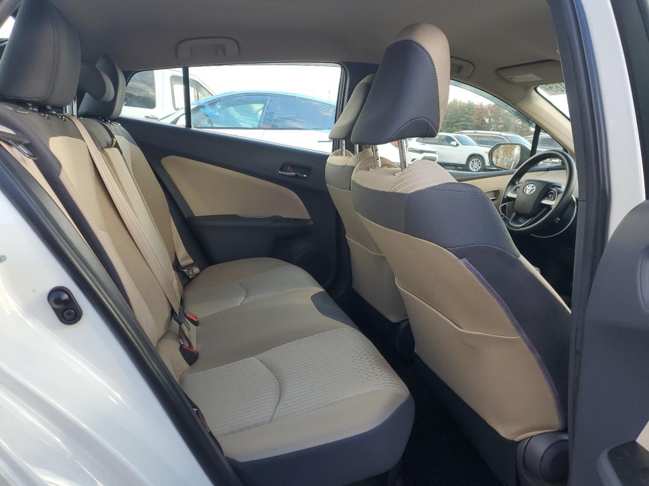 2016 TOYOTA PRIUS