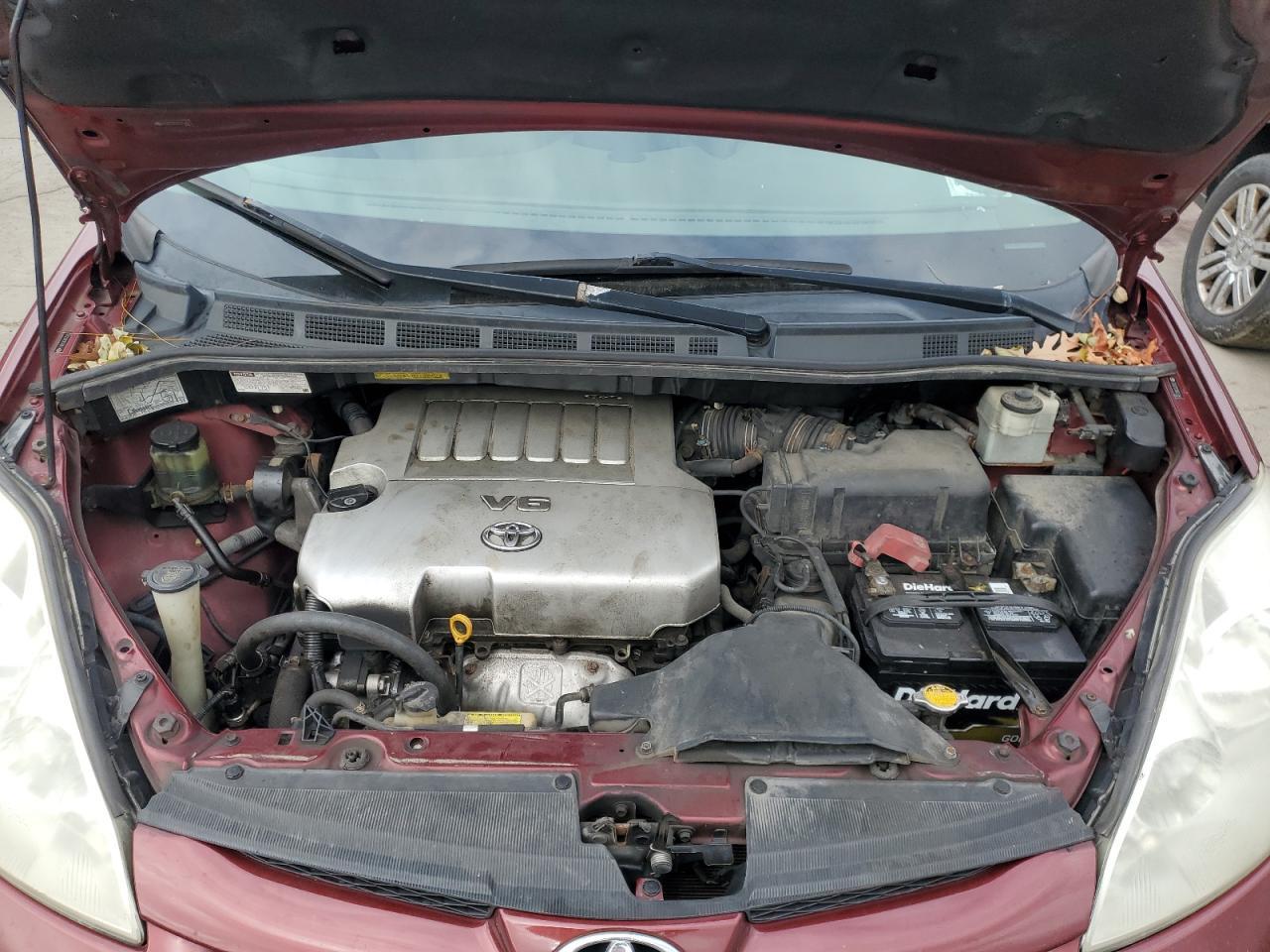 2009 TOYOTA SIENNA