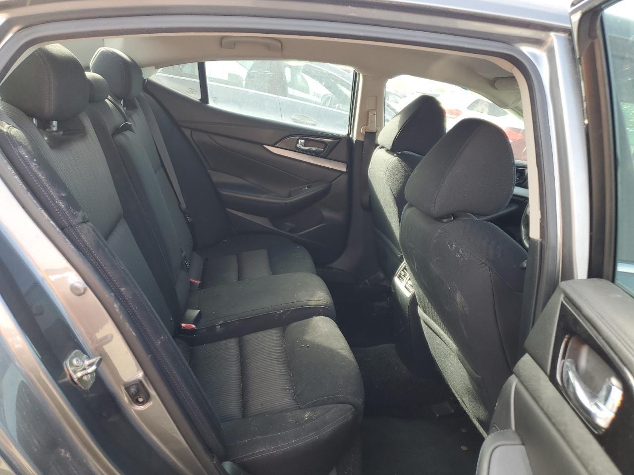 2017 NISSAN Maxima