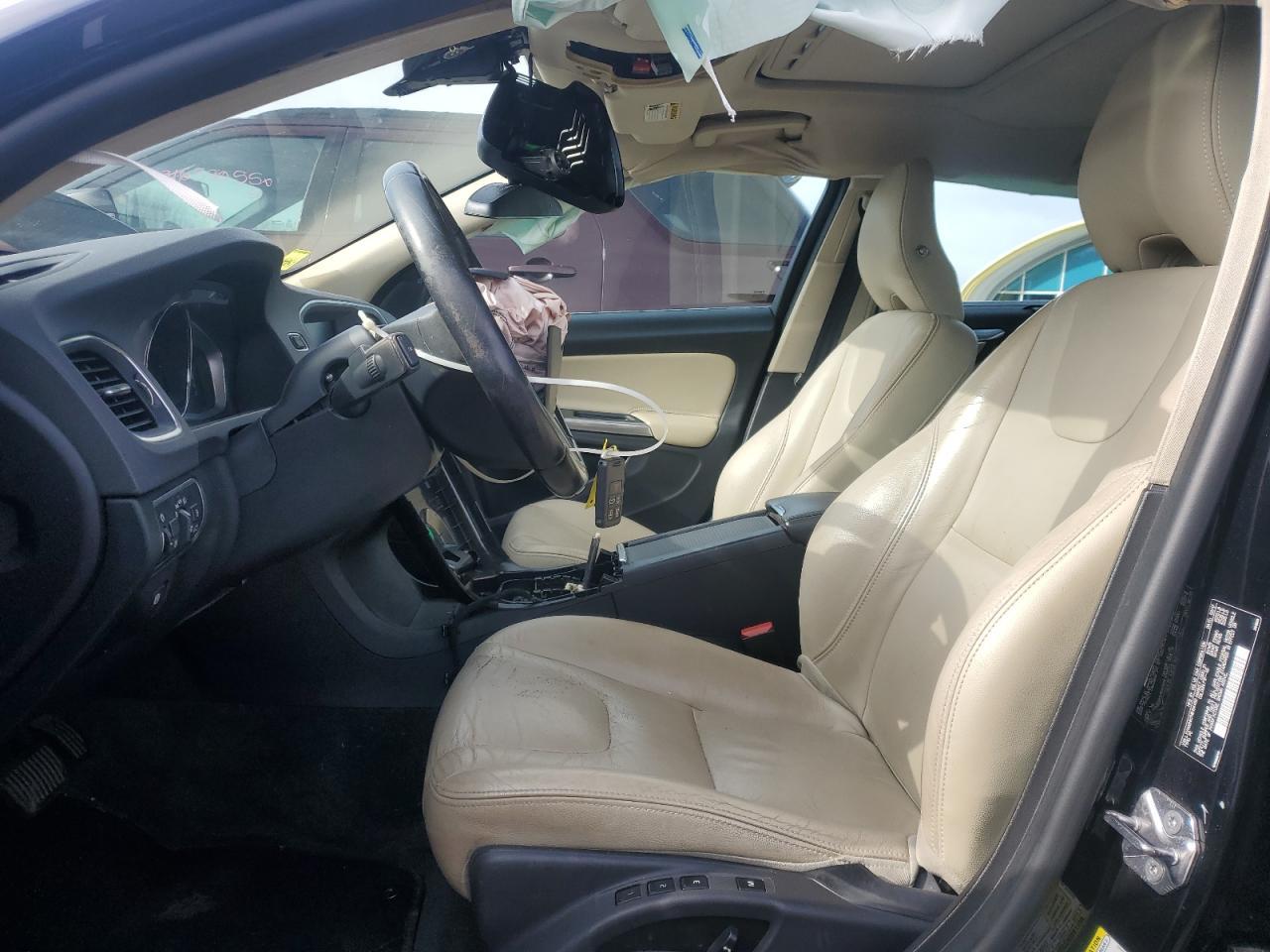 2017 VOLVO S60