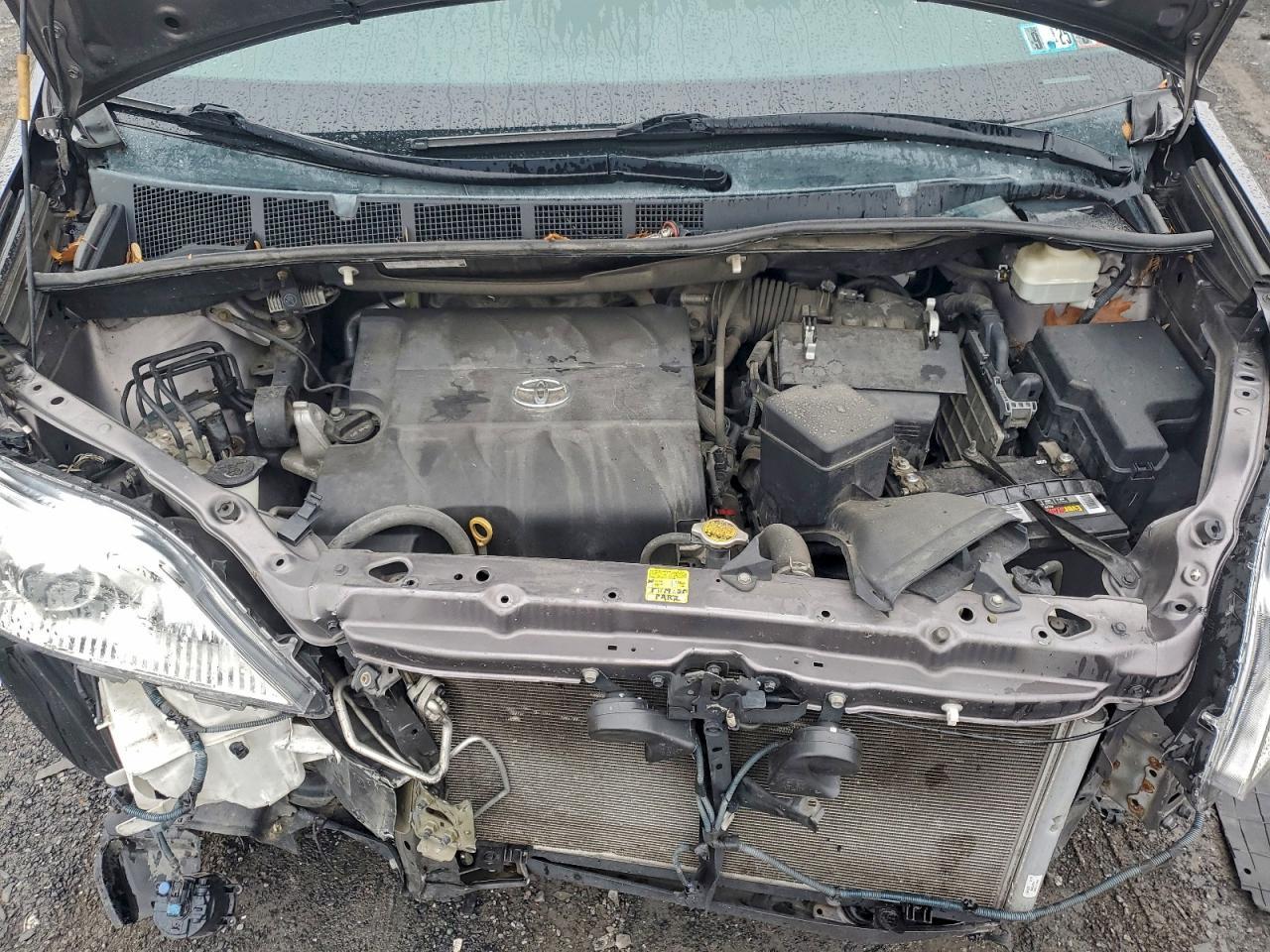 2014 TOYOTA SIENNA