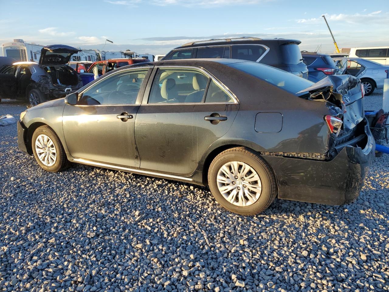2014 TOYOTA CAMRY