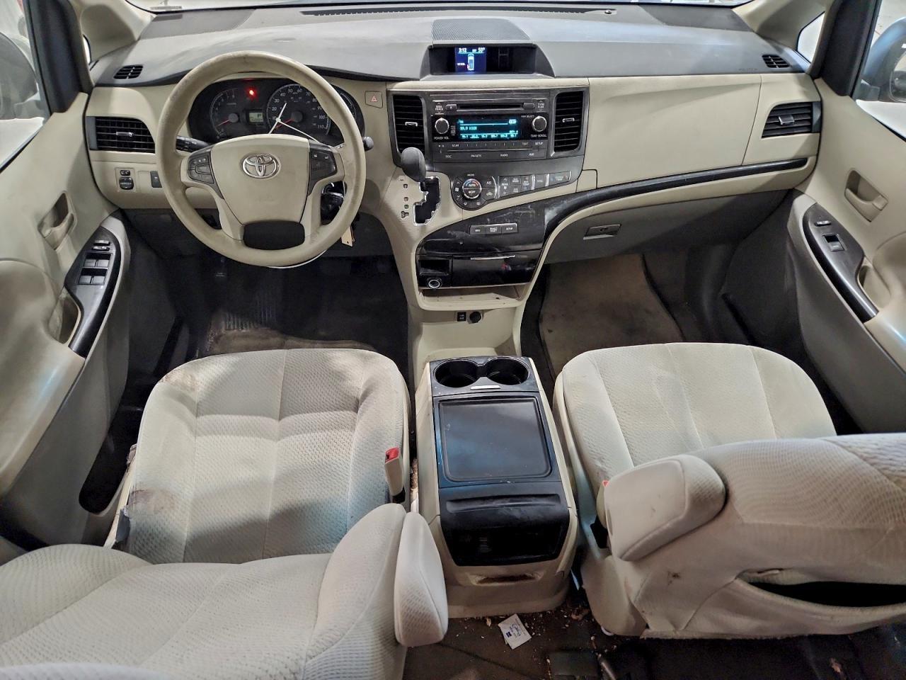 2014 TOYOTA SIENNA