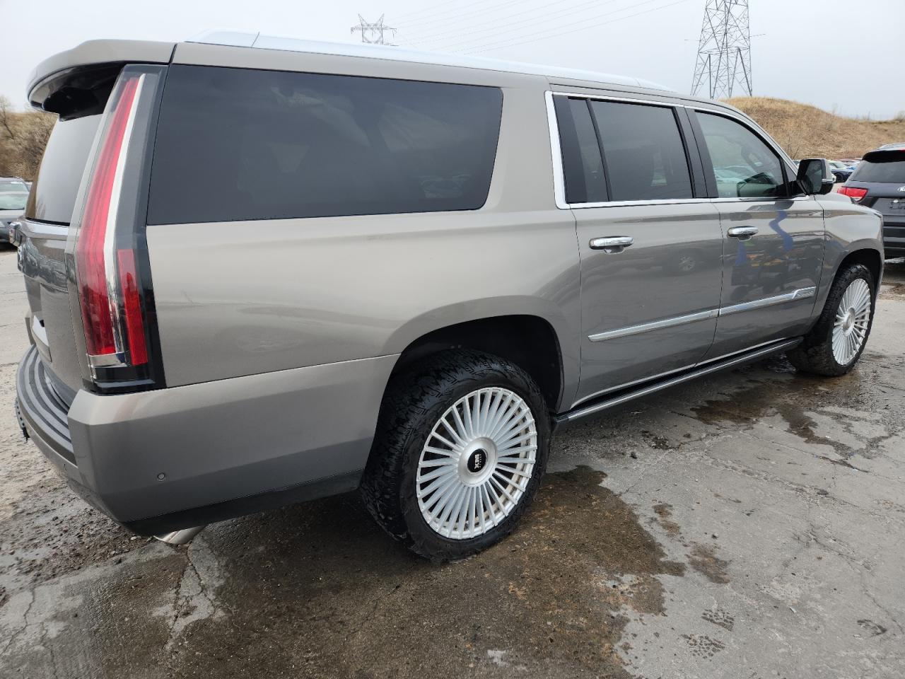 2018 CADILLAC Escalade ESV