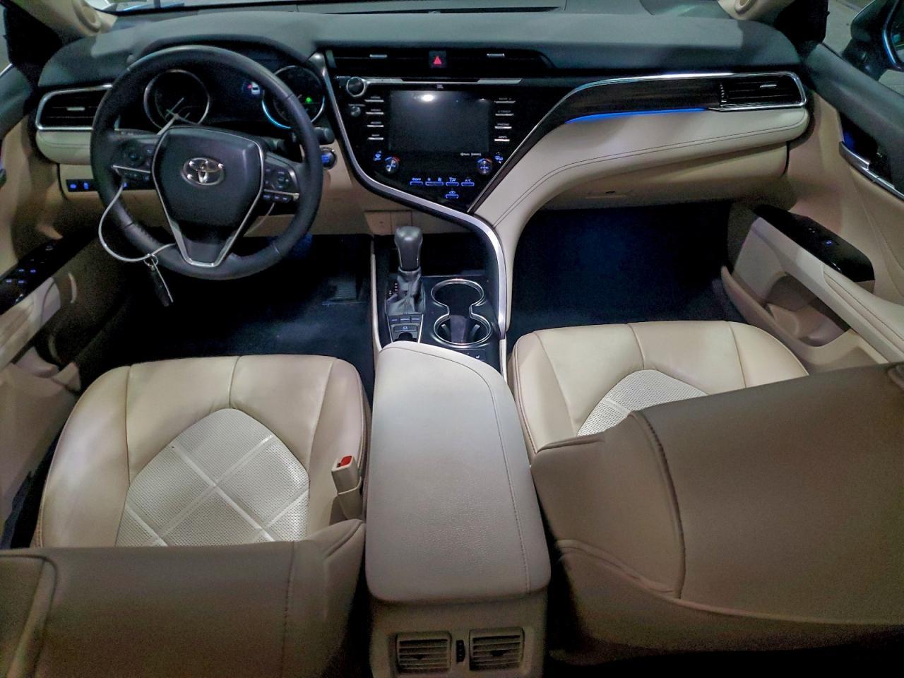 2018 TOYOTA CAMRY