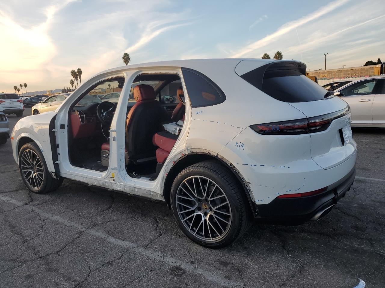 2019 PORSCHE CAYENNE