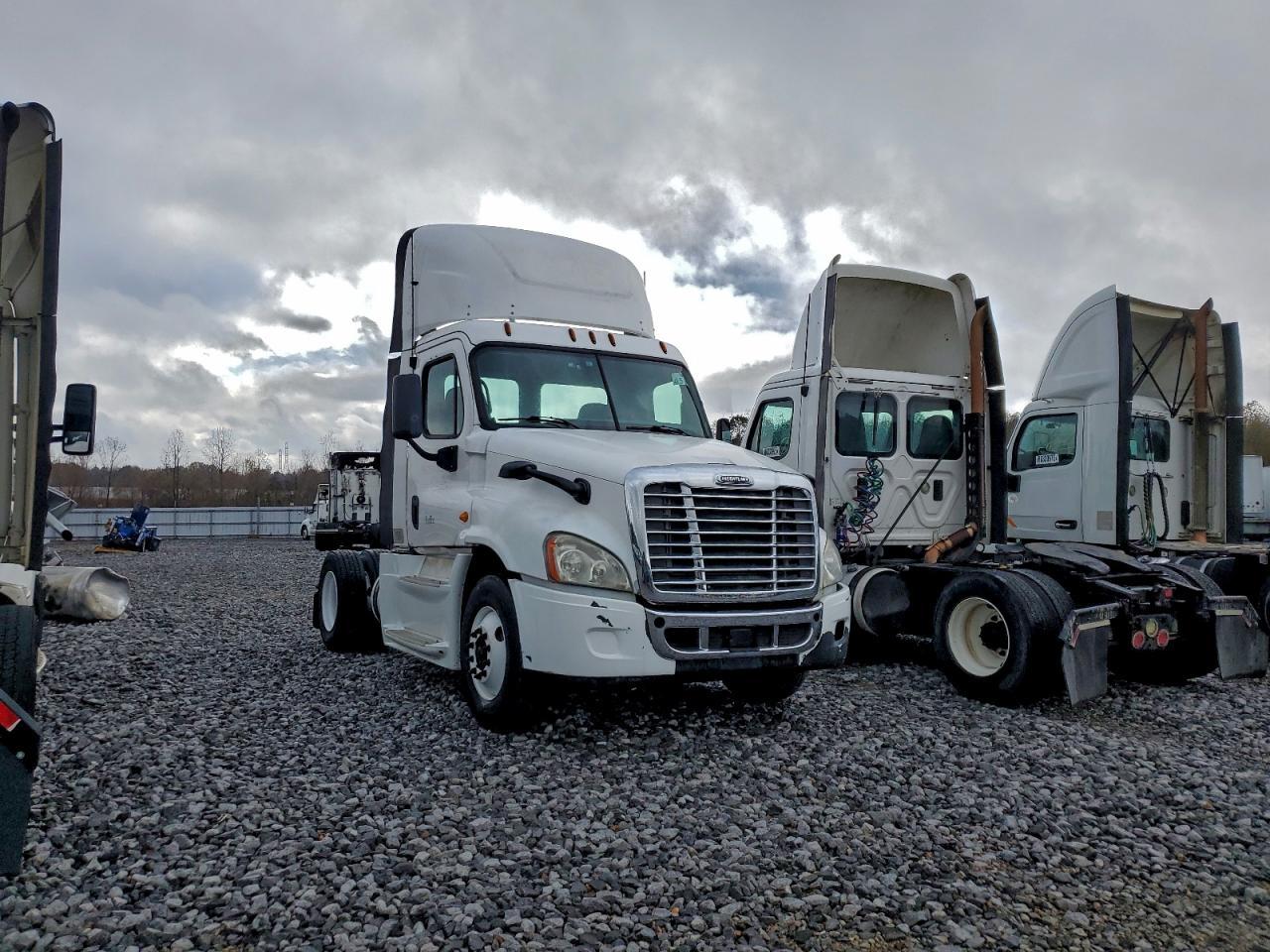2014 FREIGHTLINER CASCADIA