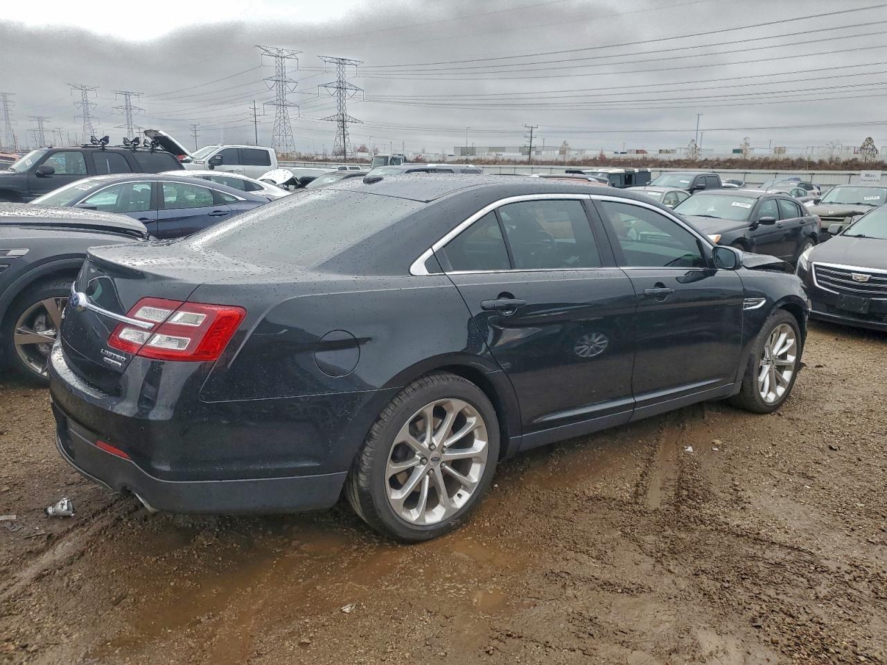 2015 FORD Taurus