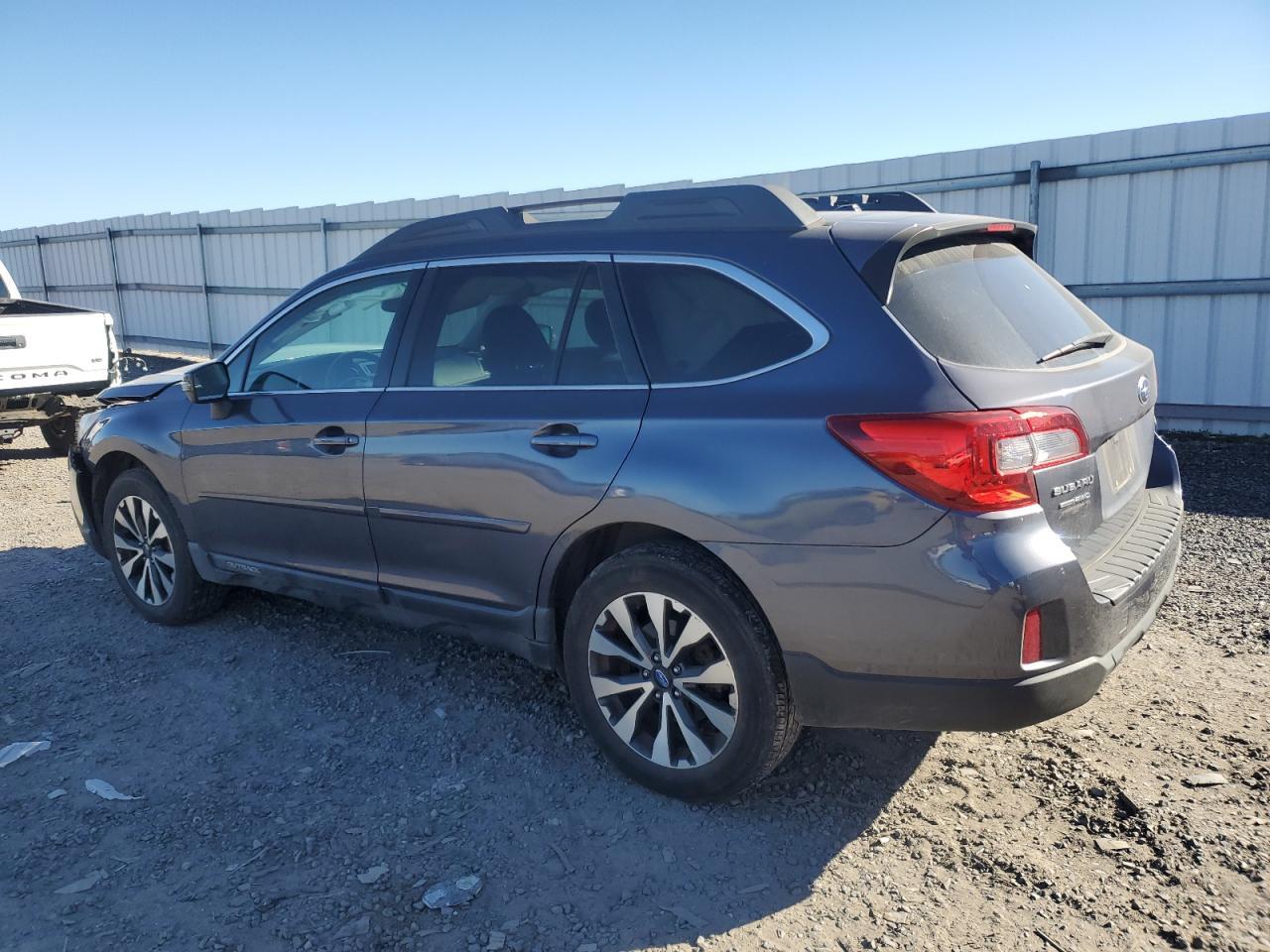 2015 SUBARU Outback