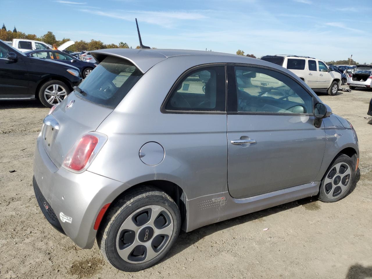 2015 FIAT 500