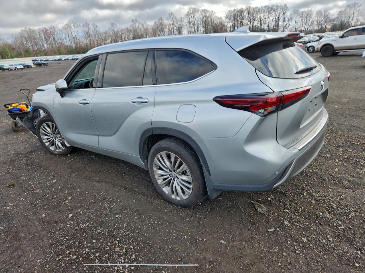 2024 TOYOTA HIGHLANDER